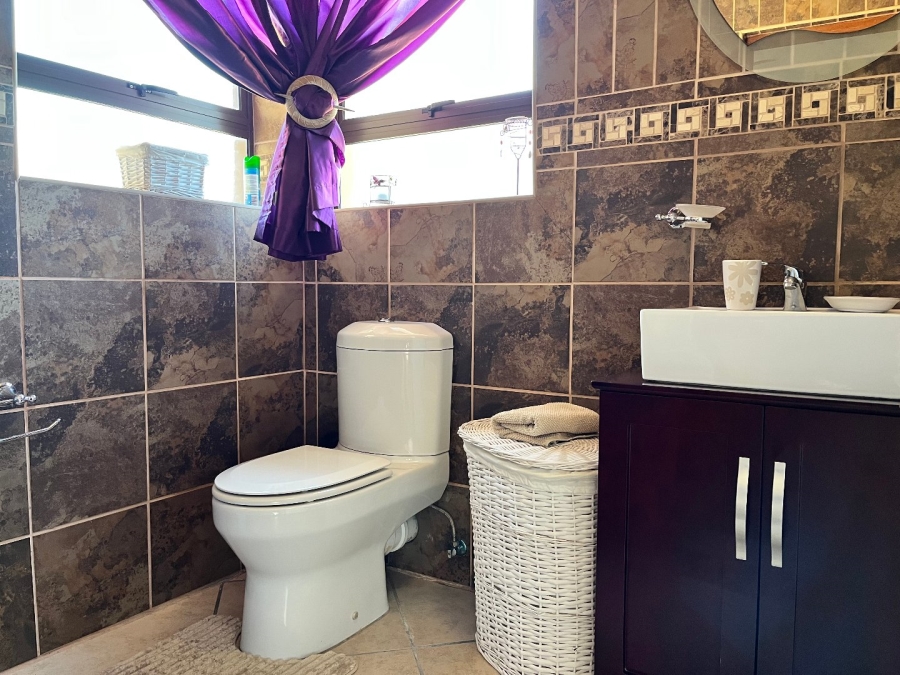 6 Bedroom Property for Sale in Tergniet Western Cape